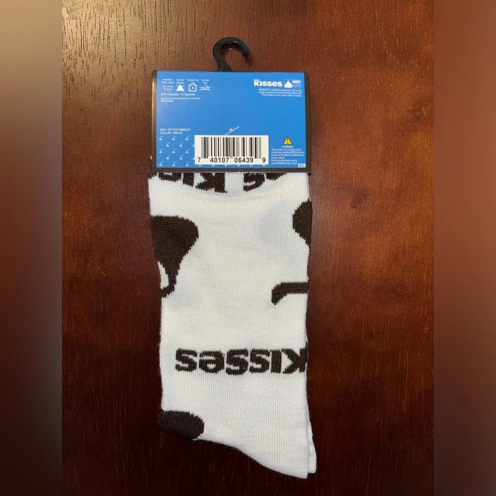 HERSHEY’S KISSES NOVELTY CREW SOCKS NWT MEN’S SHOE SIZE 6-12